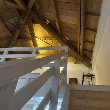 Casa Del Teatro Da Ivana